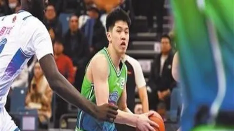 “上海中小学生游泳大赛盛大启幕”